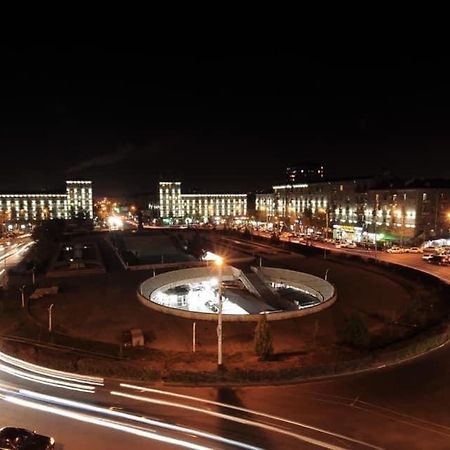 Квартира Около Станции Метро С Балконами Yerevan Ngoại thất bức ảnh