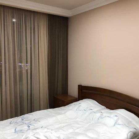 Квартира Около Станции Метро С Балконами Yerevan Ngoại thất bức ảnh
