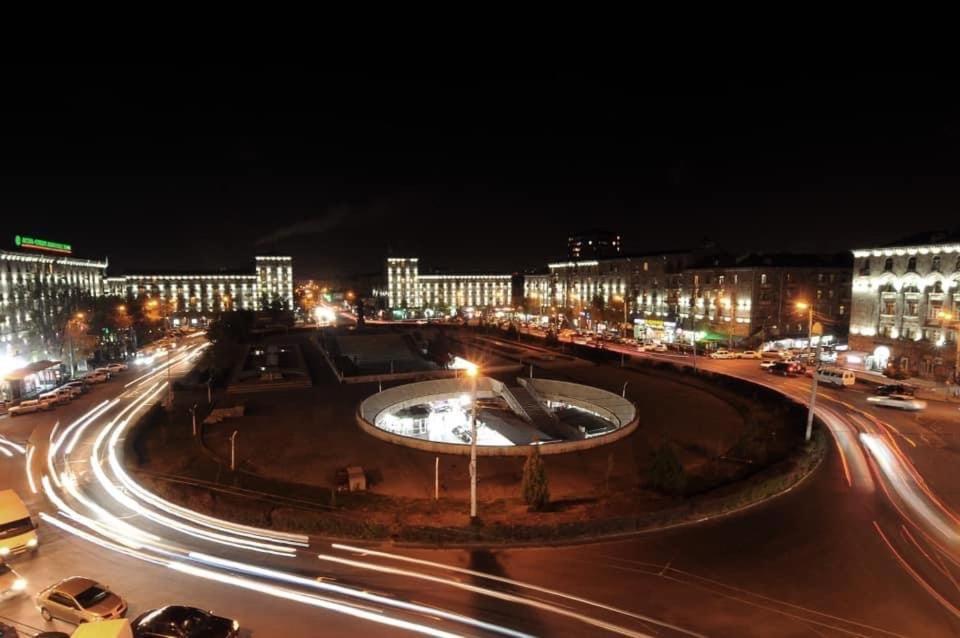 Квартира Около Станции Метро С Балконами Yerevan Ngoại thất bức ảnh