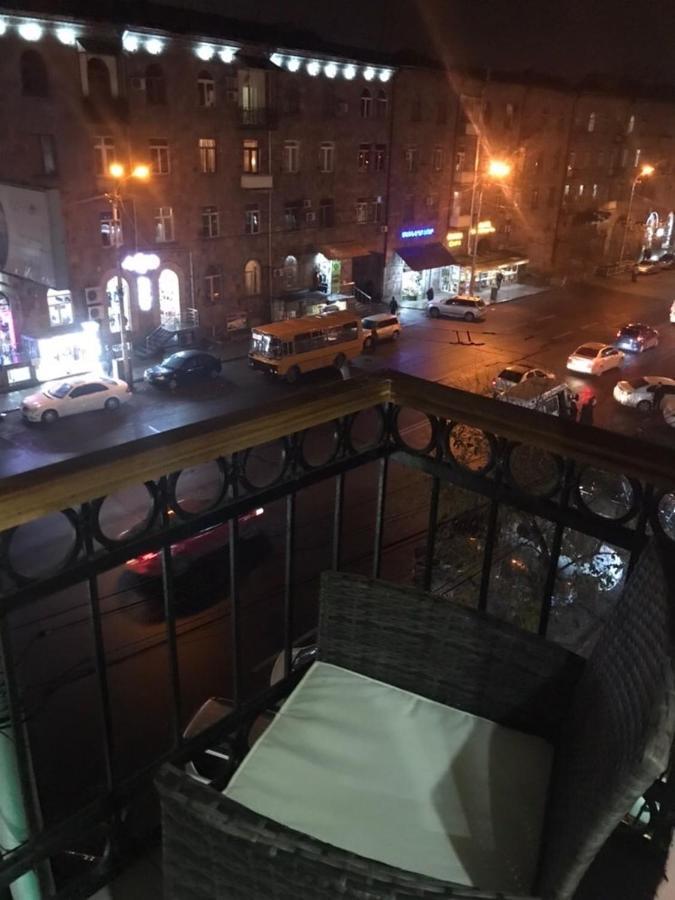 Квартира Около Станции Метро С Балконами Yerevan Ngoại thất bức ảnh